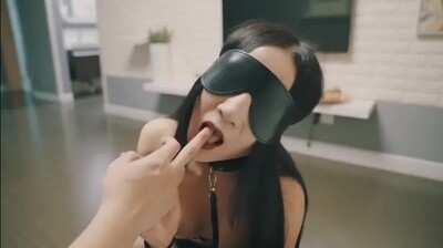 饥渴御姐骚母狗，跪求主人狠狠调教！