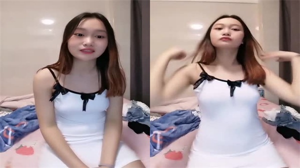 极品巨乳骚货掰穴扣逼 无毛嫩穴淫声浪叫